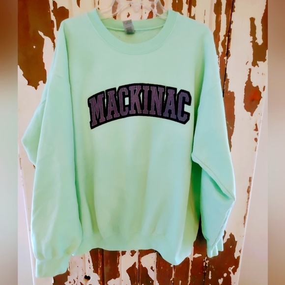 XL MACKINAC SWEATSHIRT BY GILDAN - Picture 1 of 5